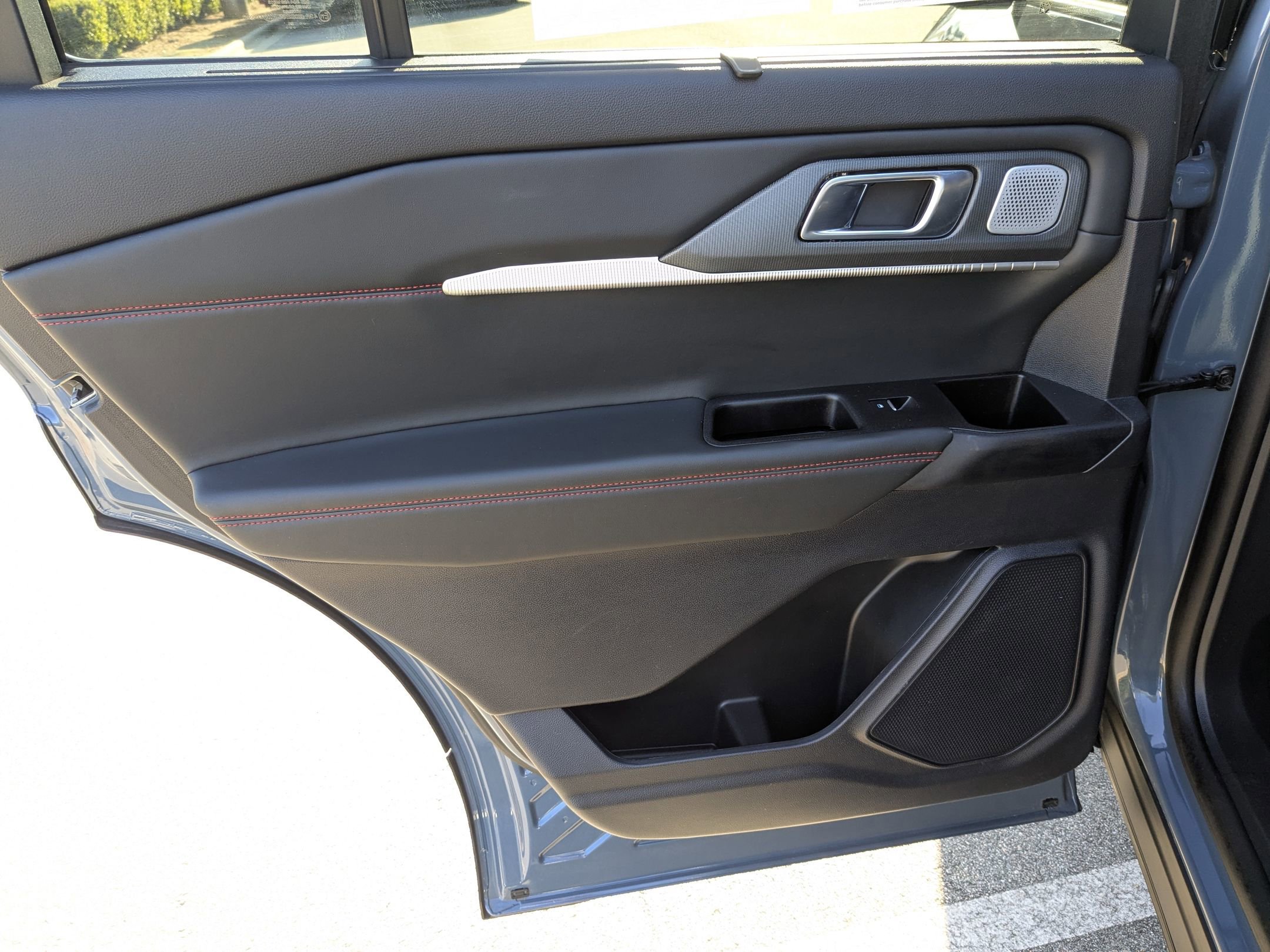 Certified 2025 Ford Explorer ST image 37