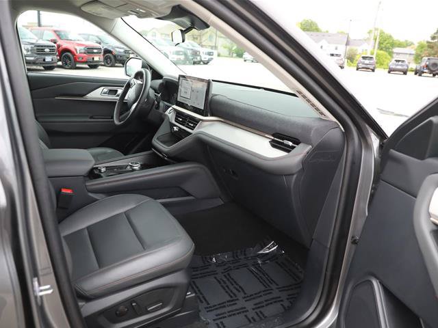 Certified 2025 Ford Explorer Active w/ Active Comfort Package AWD/4WD image 37