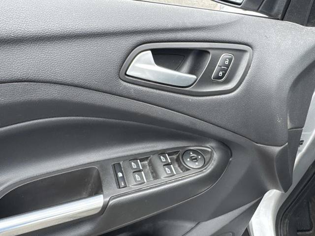 Certified 2019 Ford Escape SE FWD image 18