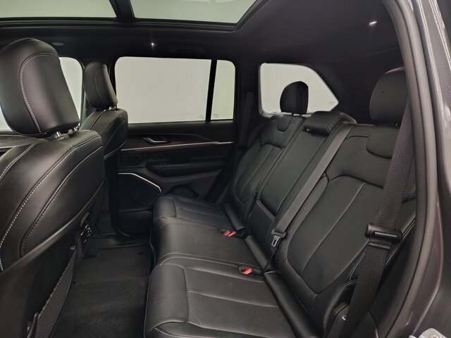 Used 2026 Jeep Grand Cherokee Limited AWD/4WD image 26