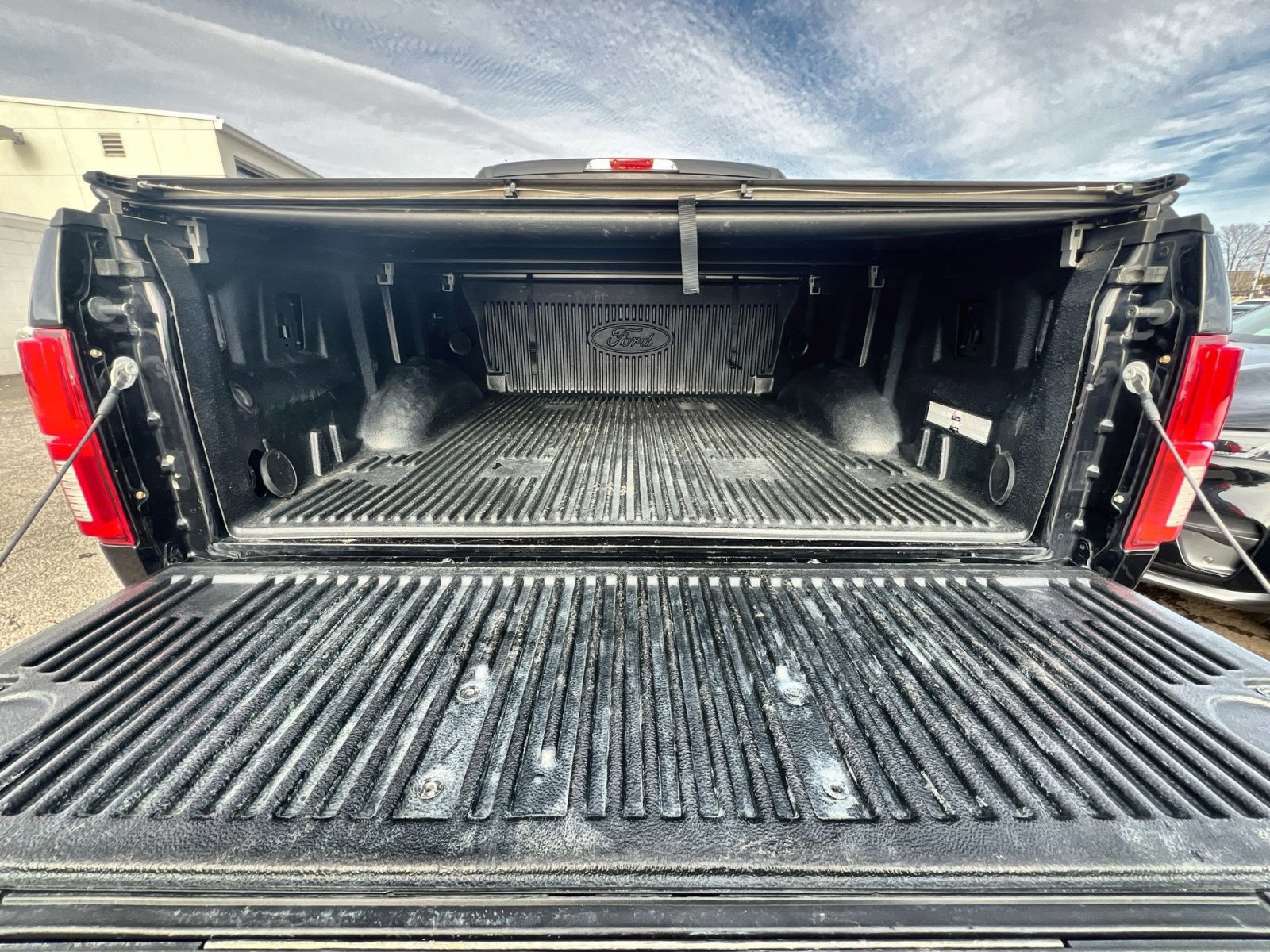 Certified 2020 Ford F150 Lariat w/ Equipment Group 502A Luxury image 24