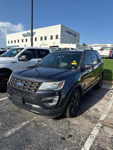 Certified 2017 Ford Explorer XLT w/ Equipment Group 202A AWD/4WD image 1