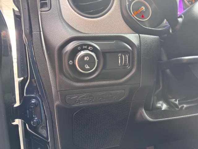 Used 2025 Jeep Gladiator Sport image 17