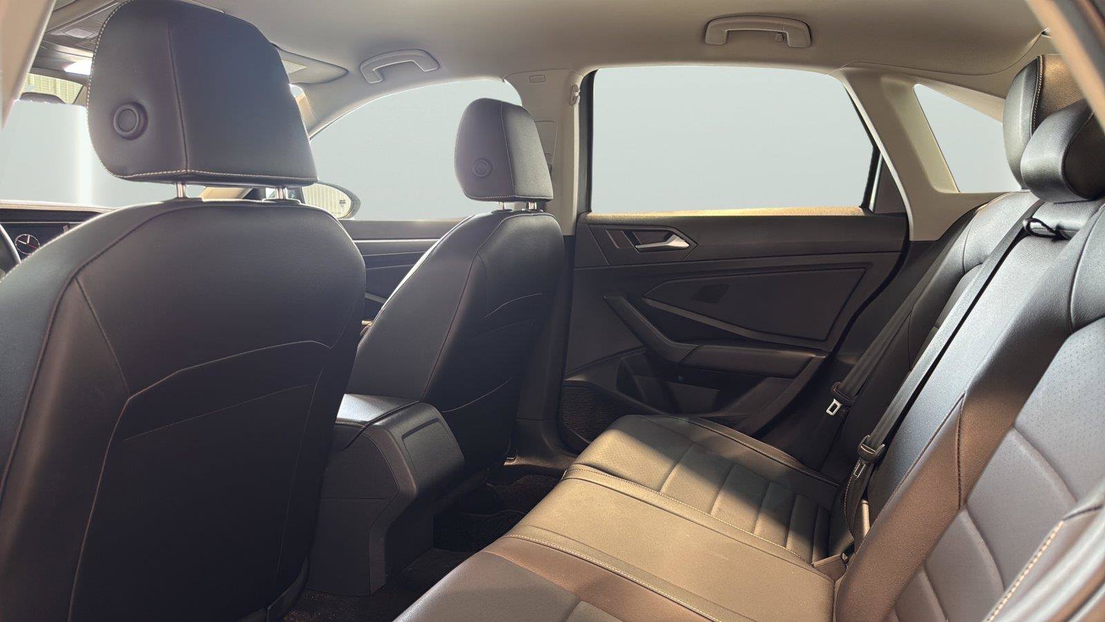 Used 2022 Volkswagen Jetta SE FWD image 18