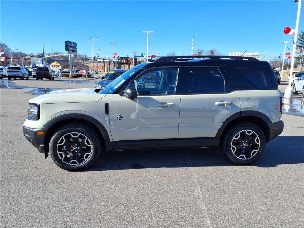 Certified 2025 Ford Bronco Sport Outer Banks w/ Outer Banks Tech Package+ image 2