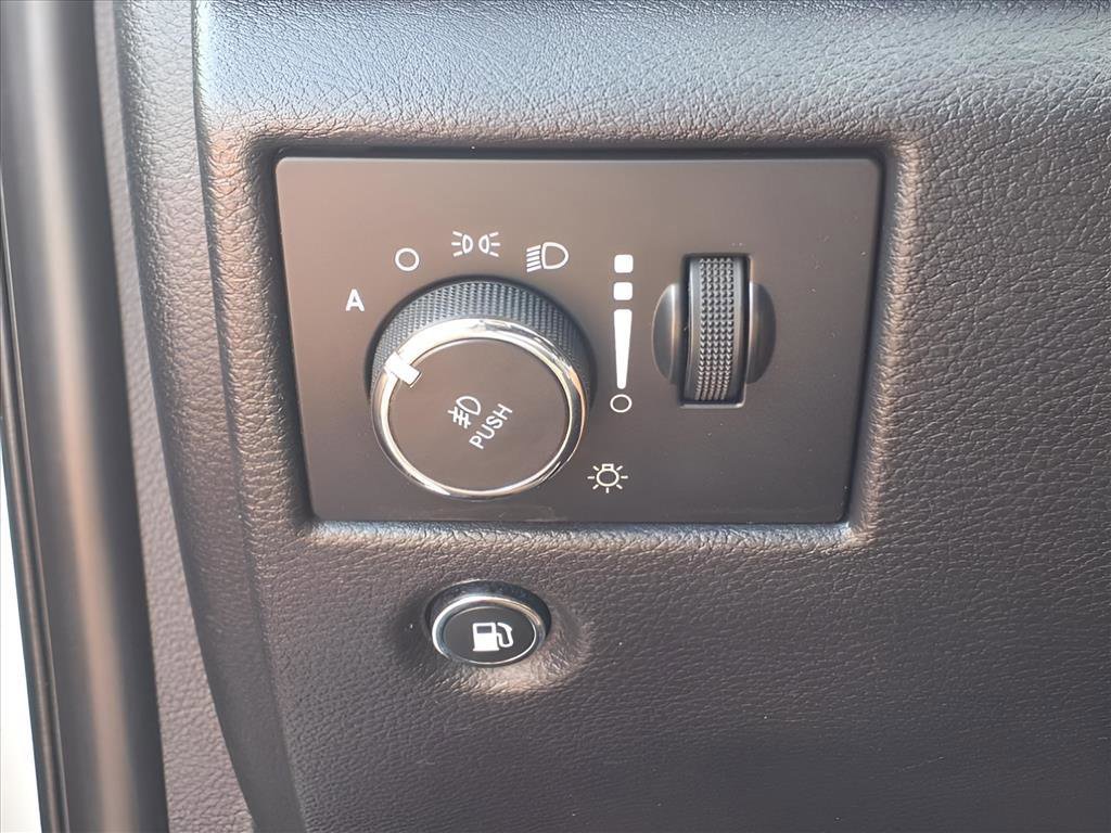 Used 2020 Jeep Grand Cherokee Laredo image 17