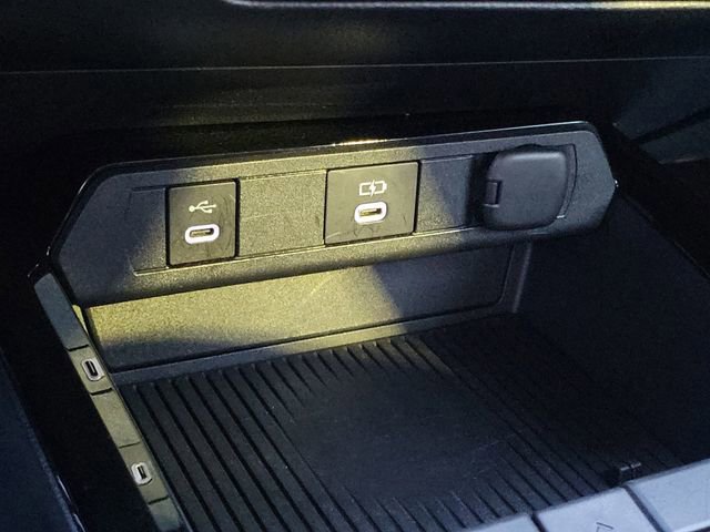 Used 2024 Toyota Prius LE image 16