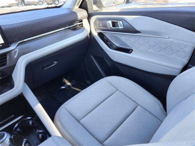 Certified 2025 Ford Explorer Platinum w/ LUX Leather Package image 15