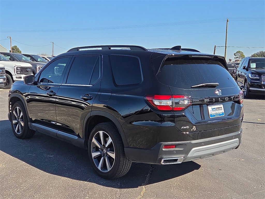Used 2025 Honda Pilot Elite image 3