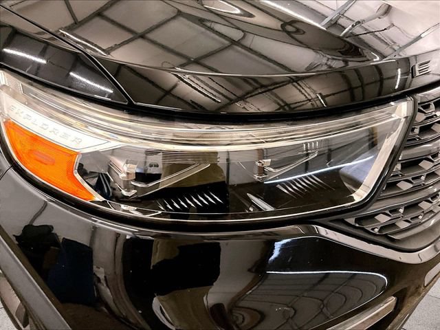 Certified 2021 Ford Explorer XLT w/ Equipment Group 202A AWD/4WD image 27