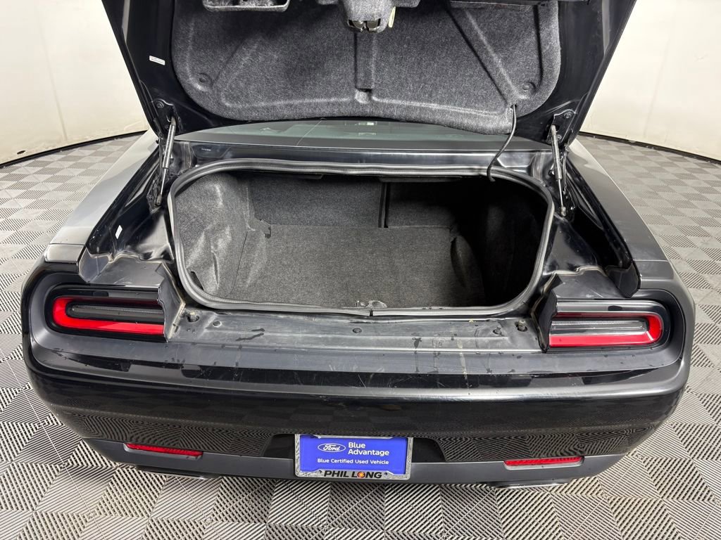 Used 2022 Dodge Challenger SXT w/ Blacktop Package image 28