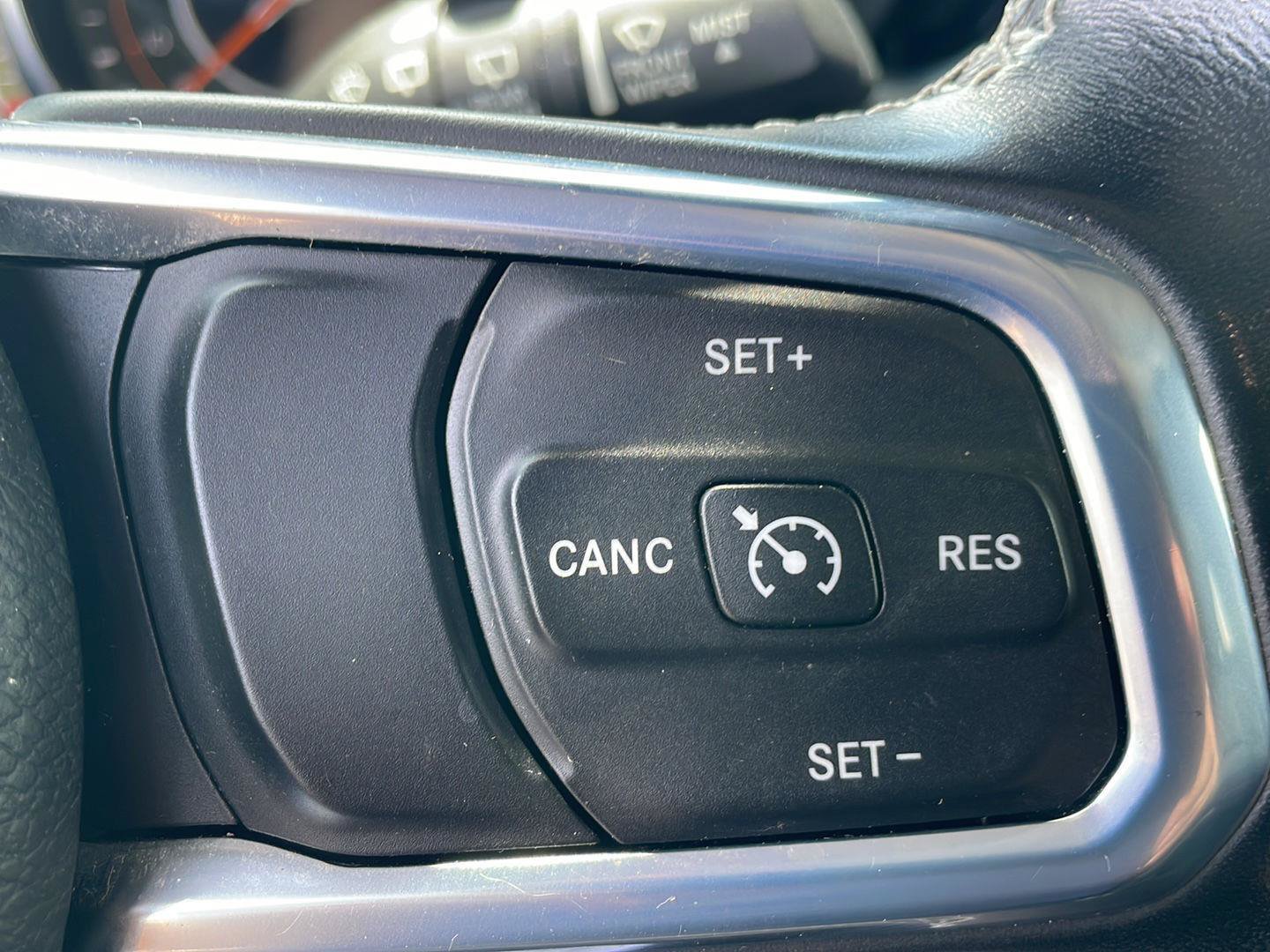 Used 2020 Jeep Wrangler Unlimited Sahara AWD/4WD image 15