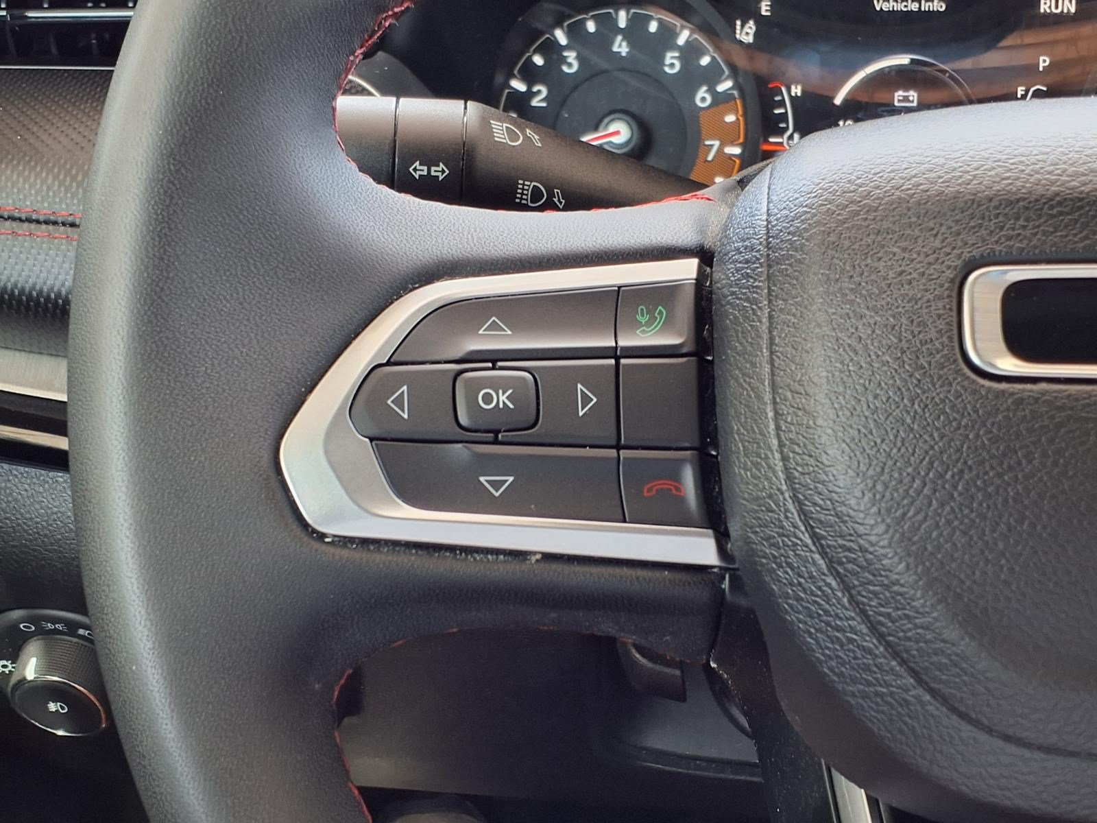 Used 2025 Jeep Compass Trailhawk AWD/4WD image 23