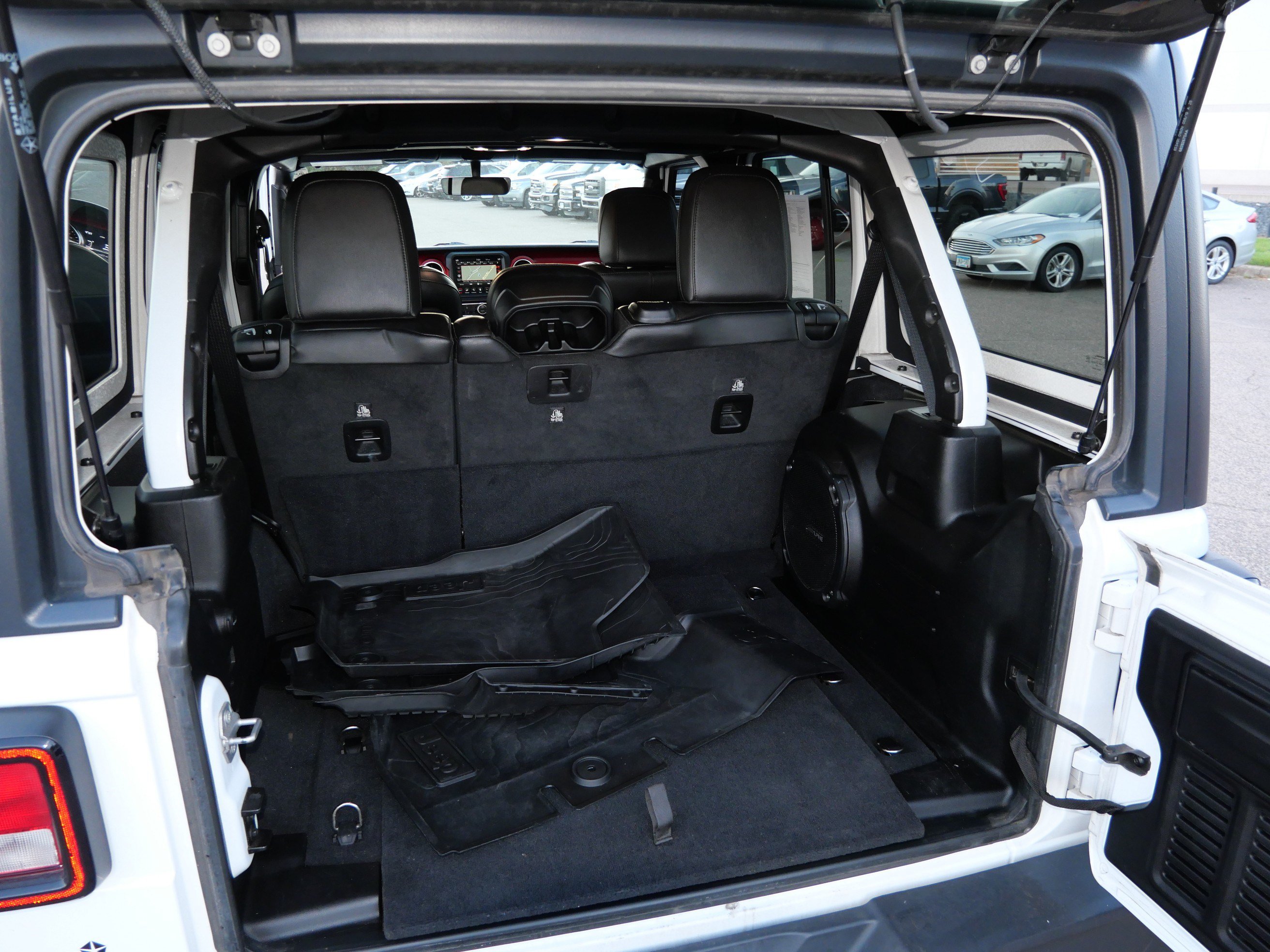 Used 2019 Jeep Wrangler Unlimited Rubicon AWD/4WD image 18