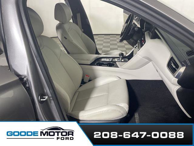 Used 2024 Genesis G70 2.5T image 23