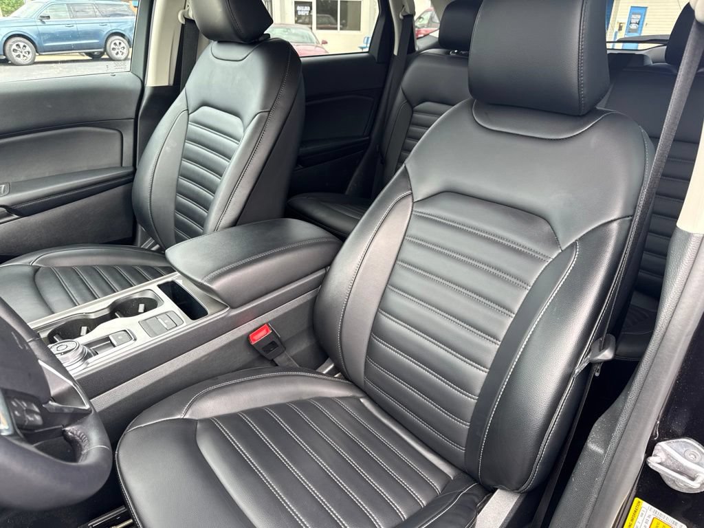 Certified 2024 Ford Edge SEL w/ Convenience Package AWD/4WD image 12