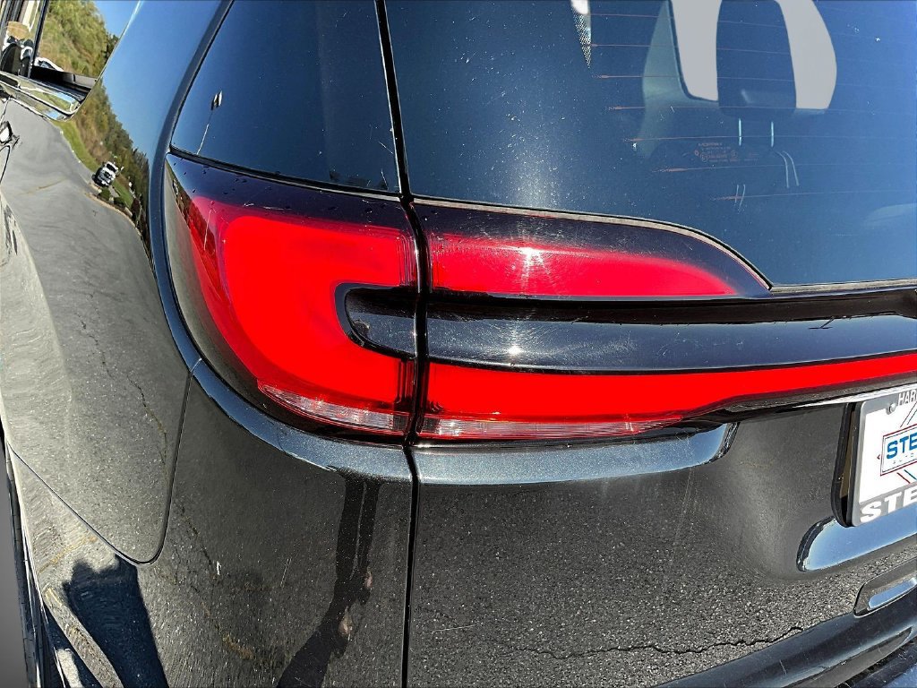 Used 2023 Chrysler Pacifica Touring-L FWD image 30