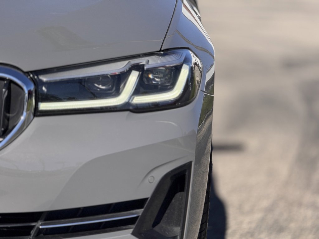 Used 2022 BMW 530i w/ Premium Package image 8