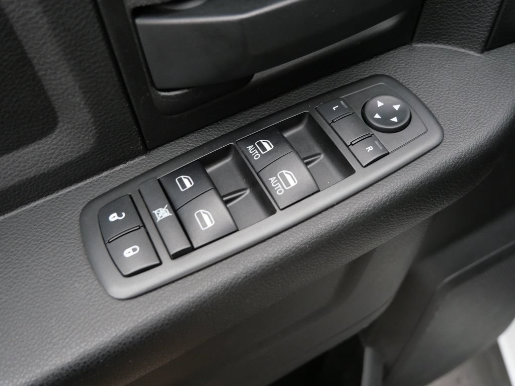 Used 2018 RAM 2500 Tradesman w/ Chrome Appearance Group AWD/4WD image 14
