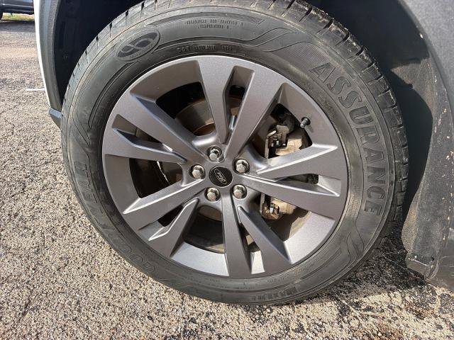 Certified 2021 Ford Explorer XLT w/ Equipment Group 202A AWD/4WD image 9