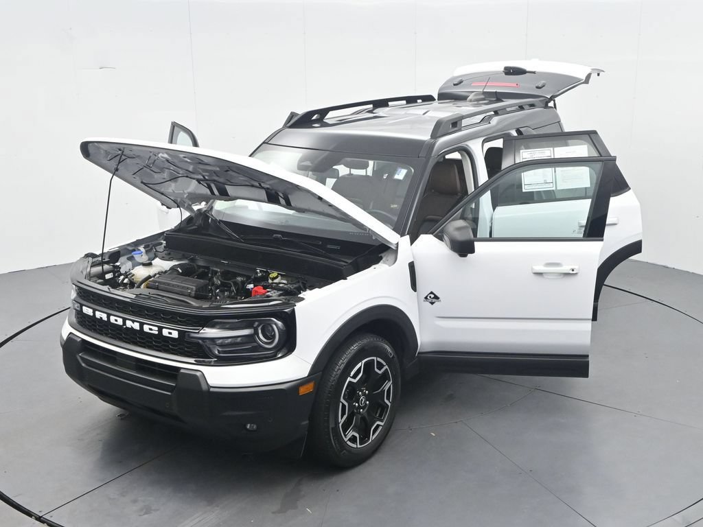 Certified 2025 Ford Bronco Sport Outer Banks w/ Outer Banks Tech Package+ AWD/4WD image 49
