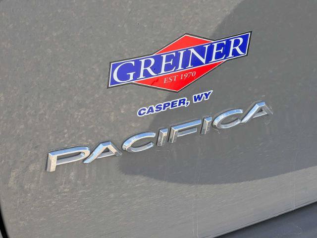 Used 2025 Chrysler Pacifica Select FWD image 11