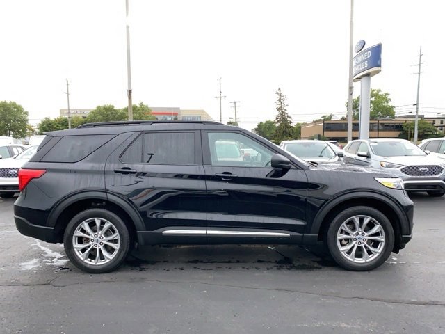 Certified 2023 Ford Explorer XLT w/ Equipment Group 202A image 2