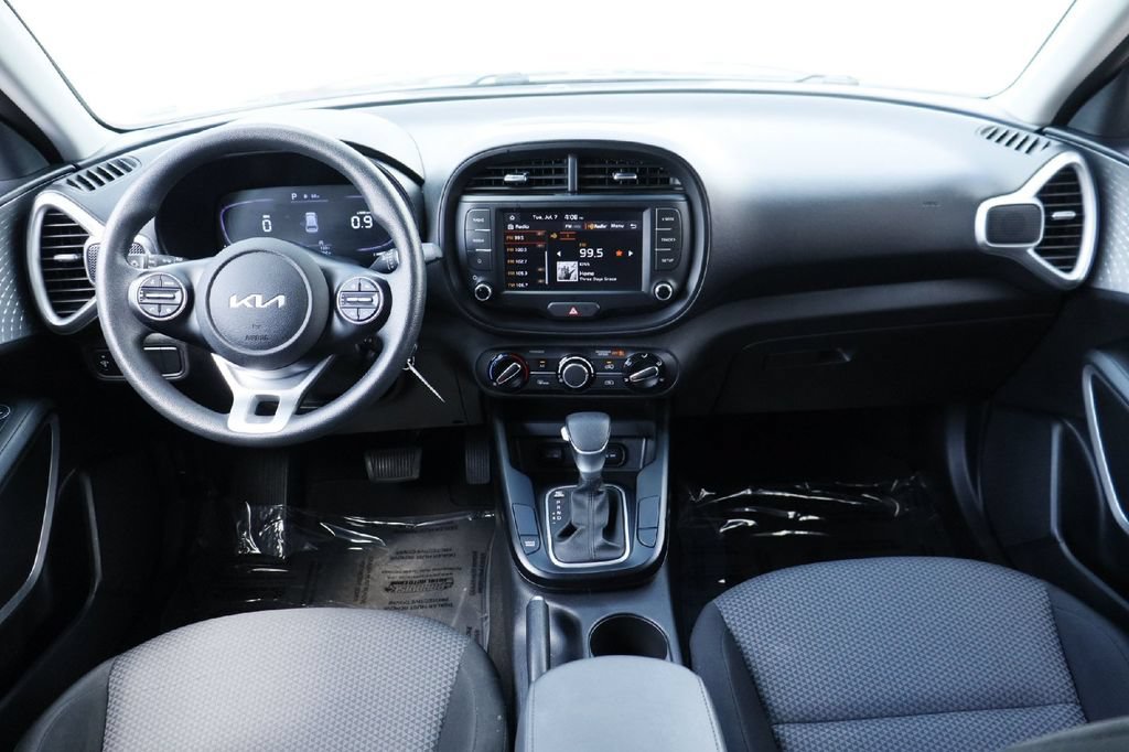 Used 2024 Kia Soul LX w/ Option Group 015 FWD image 18