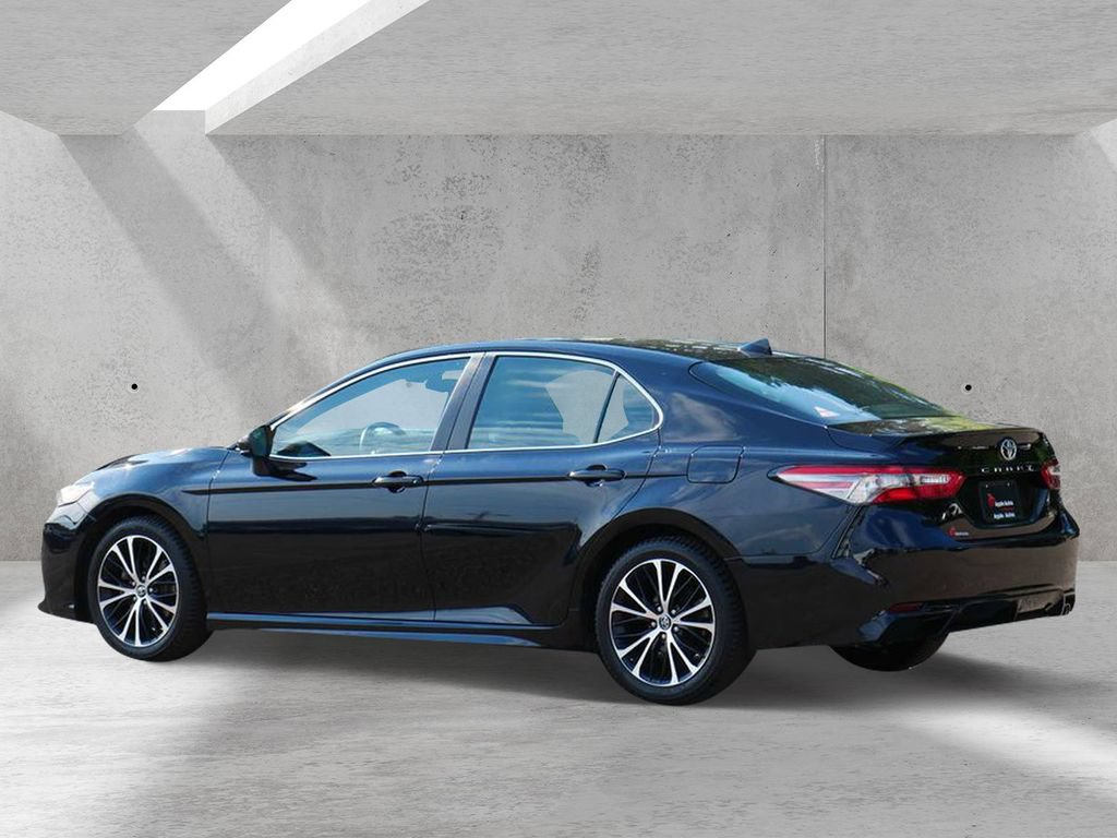 Used 2019 Toyota Camry SE FWD image 4