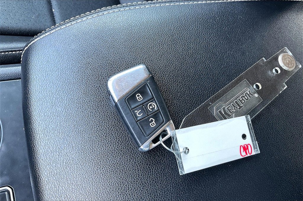 Used 2021 Volkswagen Atlas SE image 36