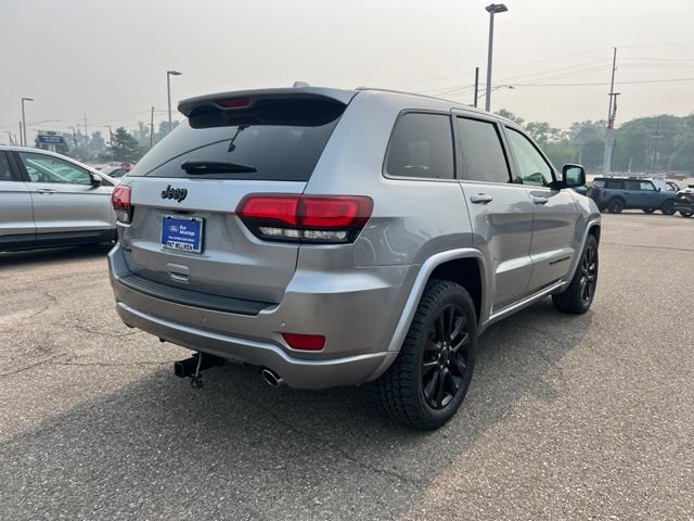 Used 2020 Jeep Grand Cherokee Altitude AWD/4WD image 4