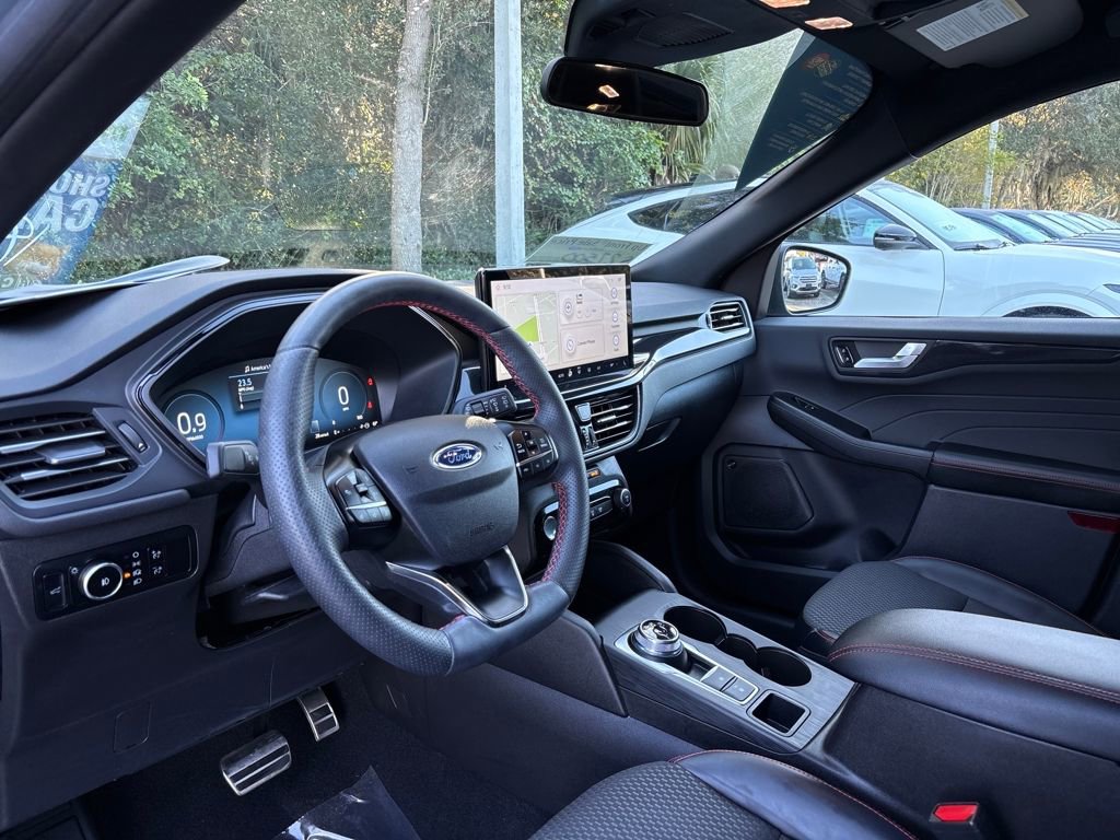 Certified 2023 Ford Escape ST-Line Select w/ Tech Pack #2 image 6