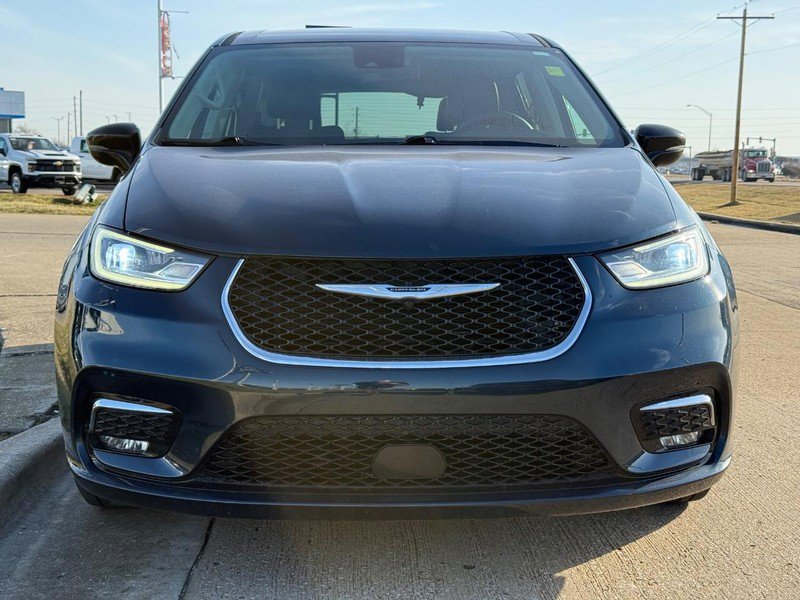 Used 2024 Chrysler Pacifica Touring-L image 9