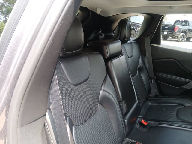 Used 2019 Jeep Cherokee Limited AWD/4WD image 42