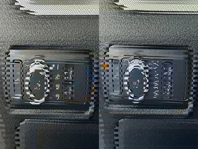 Certified 2022 Ford Explorer XLT w/ Equipment Group 202A image 22