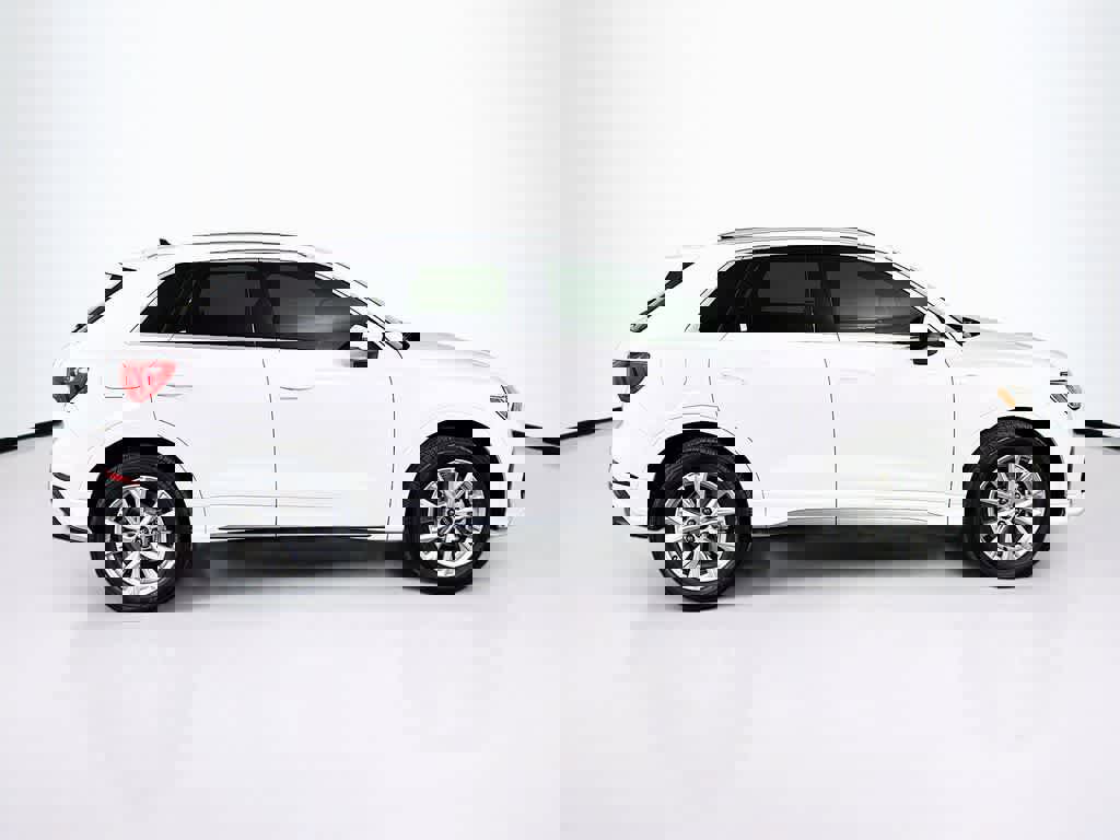 Used 2024 Audi Q3 2.0T Premium image 6