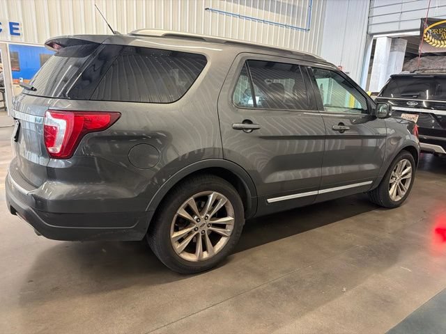 Certified 2018 Ford Explorer XLT w/ Equipment Group 202A FWD image 5