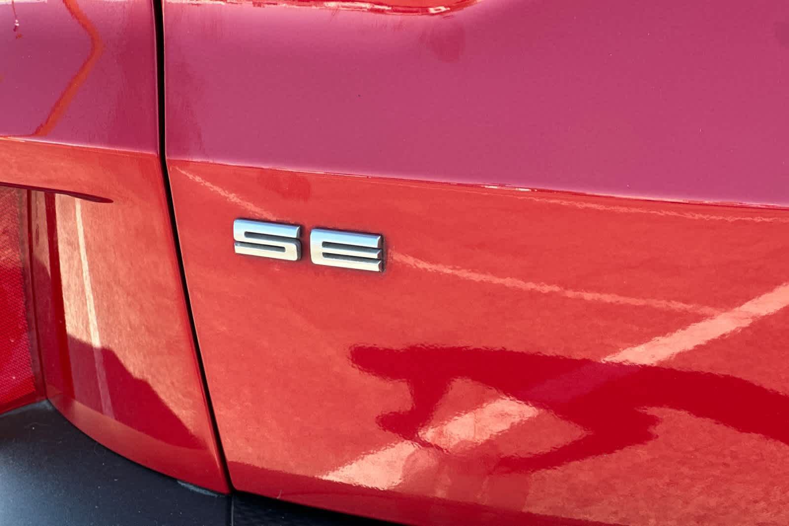 Certified 2021 Ford Escape SE w/ SE Sport Appearance Package FWD image 27