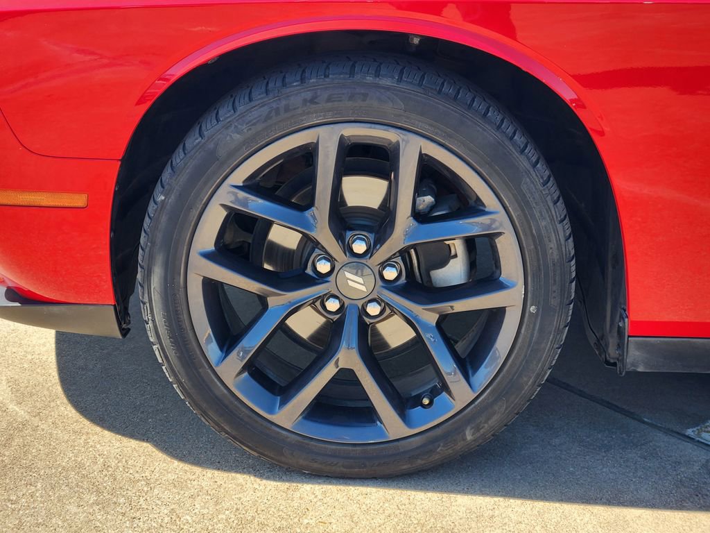 Used 2021 Dodge Challenger SXT w/ Blacktop Package image 10