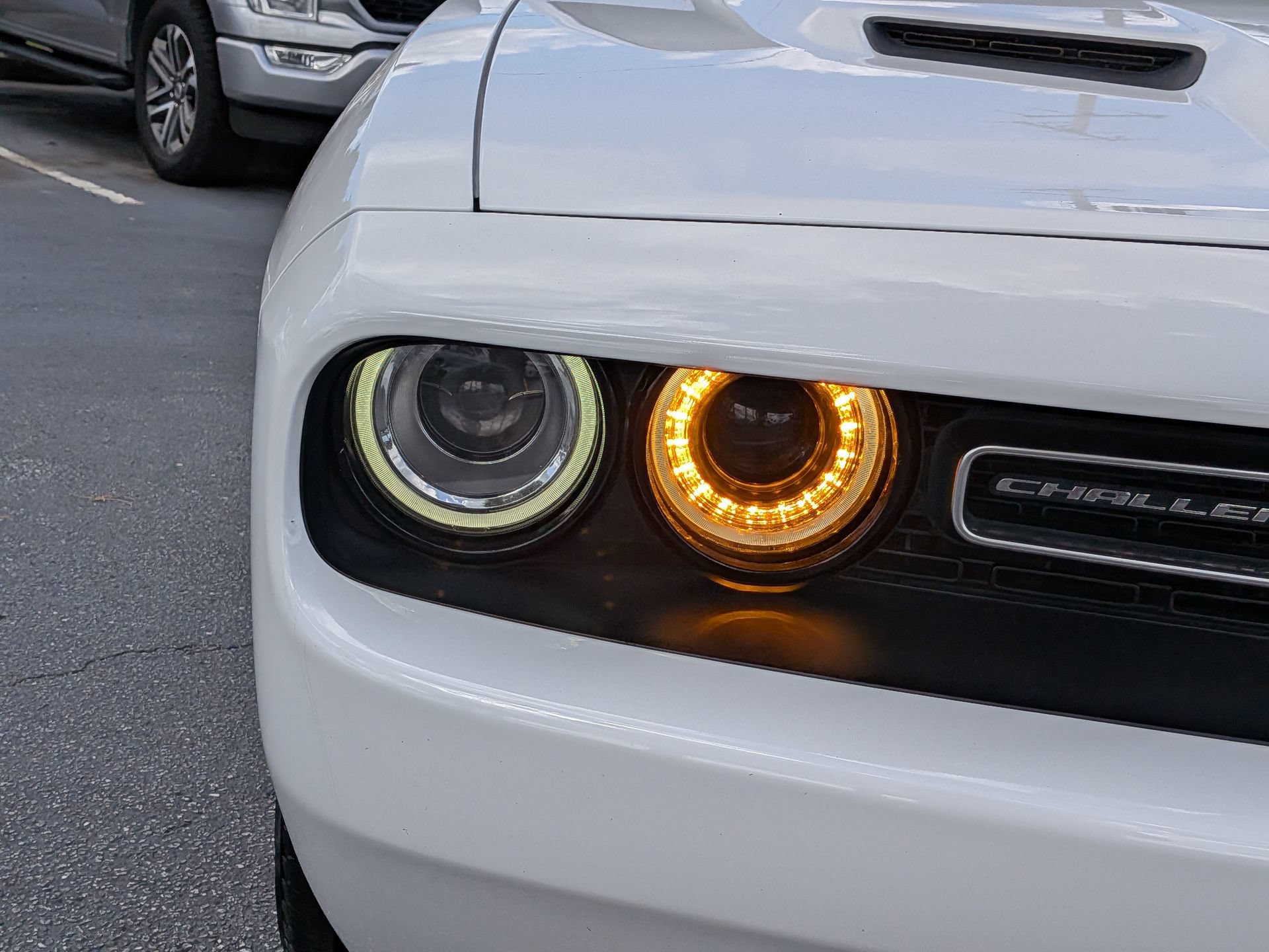 Used 2022 Dodge Challenger SXT RWD image 11