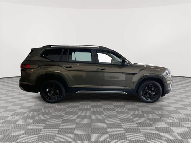 Used 2024 Volkswagen Atlas Peak Edition SEL AWD/4WD image 6