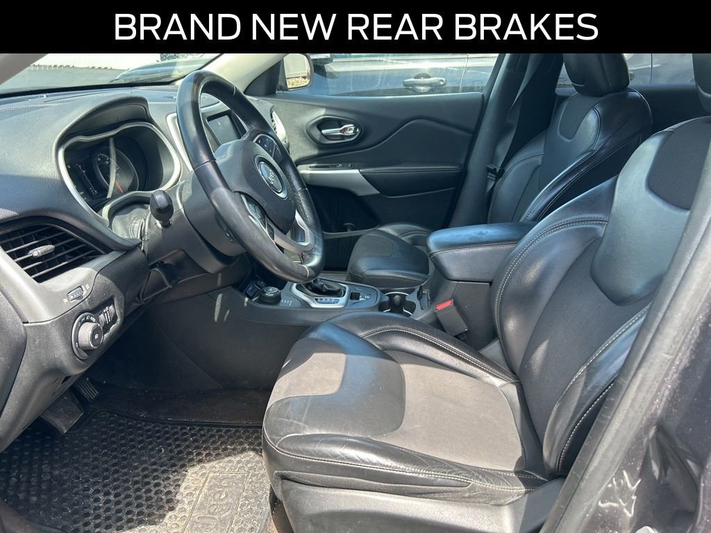 Used 2018 Jeep Cherokee Latitude Plus w/ Cold Weather Group AWD/4WD image 7