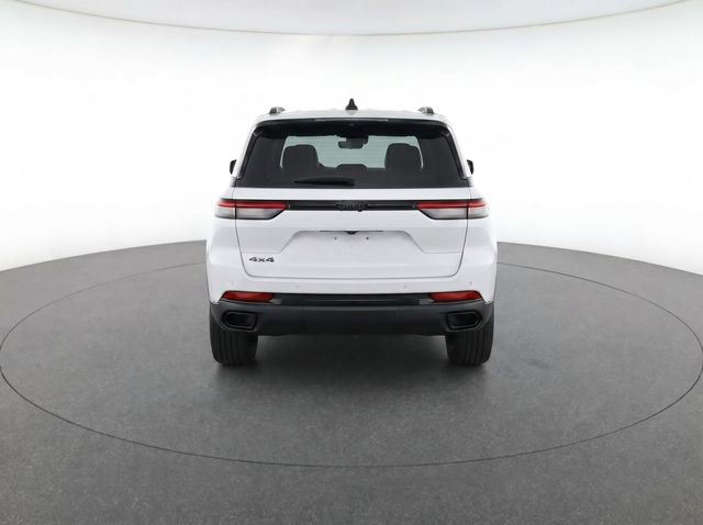 Used 2022 Jeep Grand Cherokee Summit AWD/4WD image 7