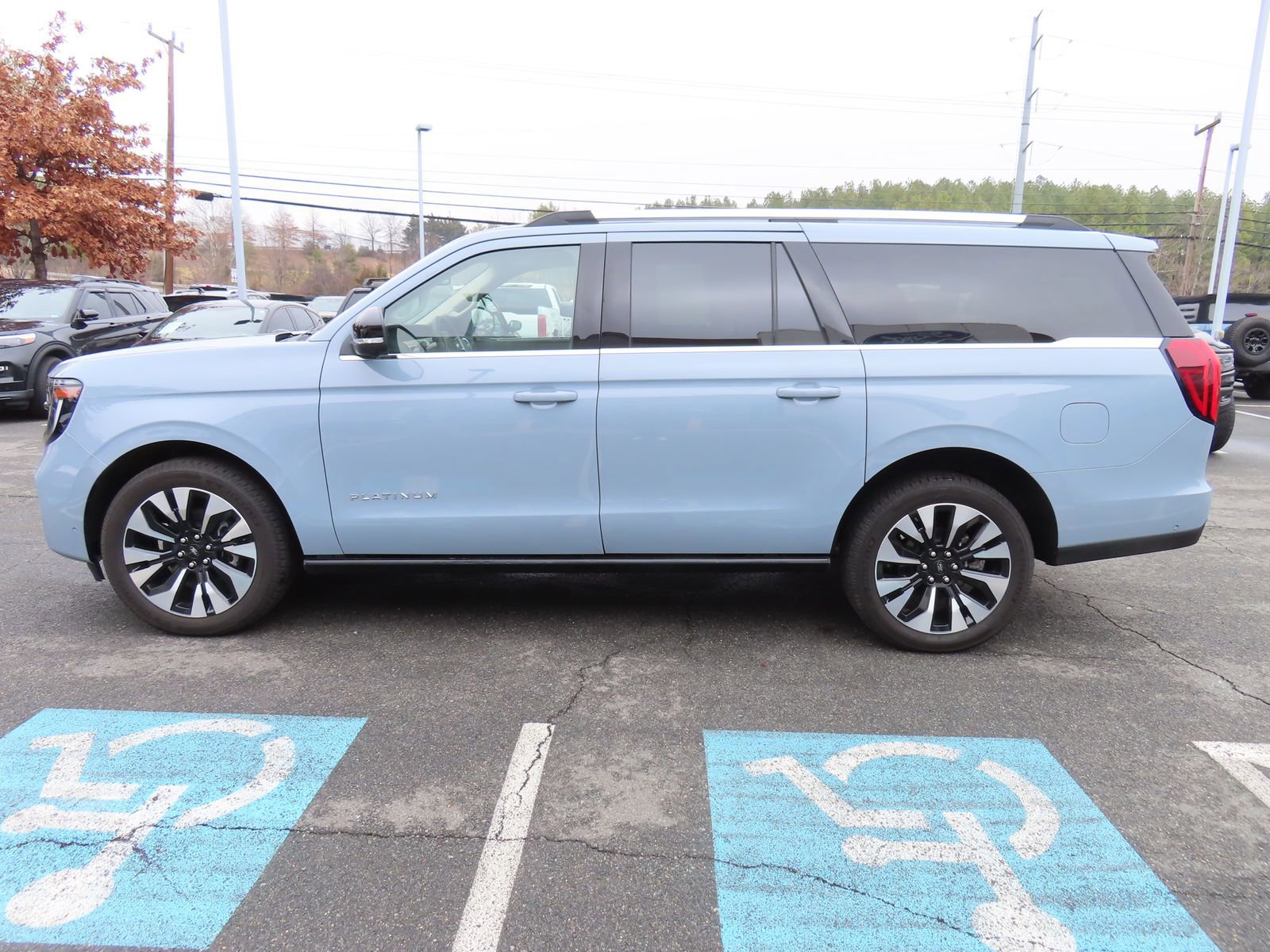 Certified 2025 Ford Expedition Max Platinum w/ Driver's Package image 3