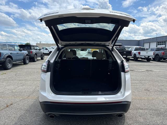 Certified 2018 Ford Edge Titanium w/ Equipment Group 301A AWD/4WD image 8
