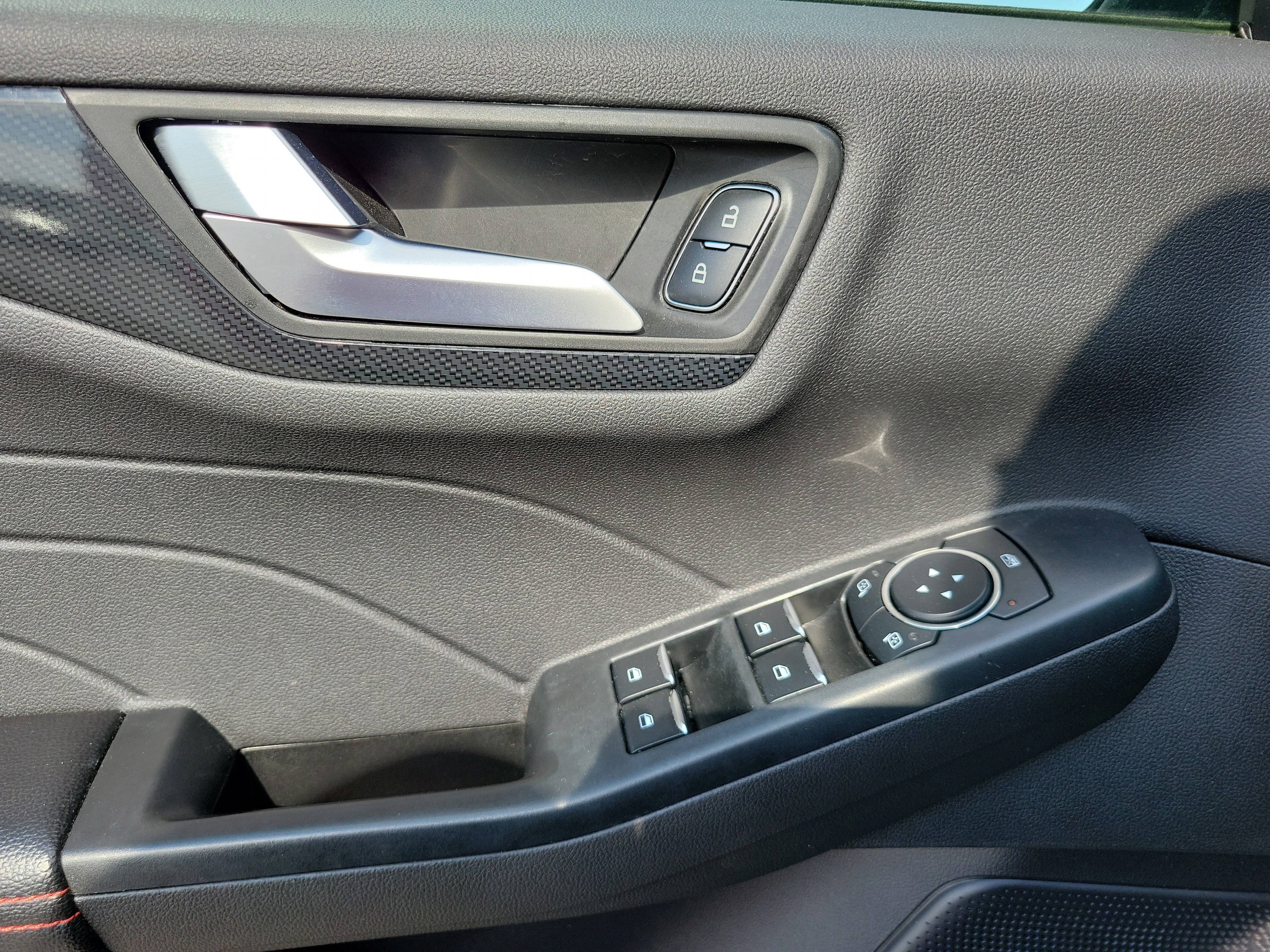 Certified 2024 Ford Escape ST-Line image 17