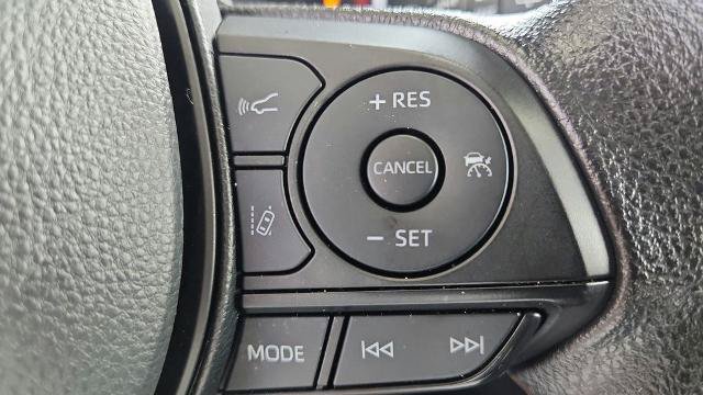 Used 2025 Toyota RAV4 XLE FWD image 23