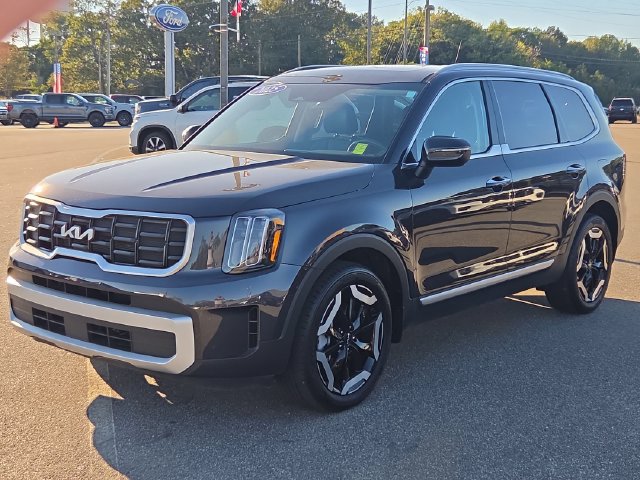 Used 2025 Kia Telluride S FWD image 7