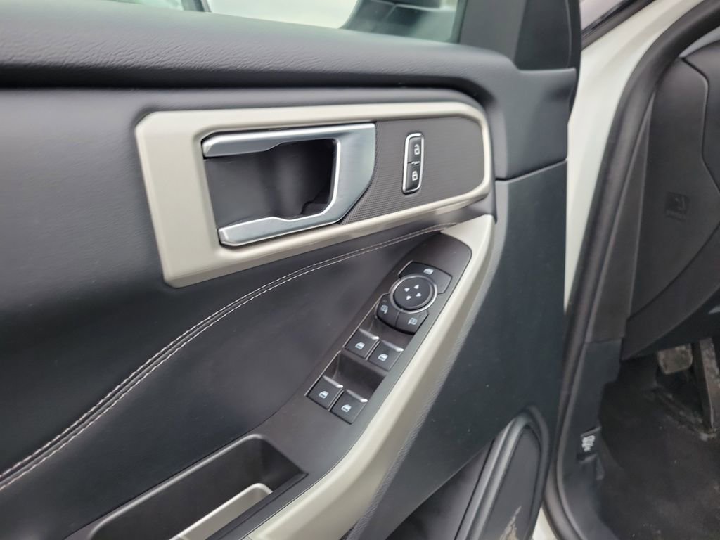 Certified 2023 Ford Explorer XLT w/ Equipment Group 202A image 19