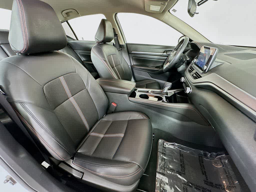 Used 2024 Nissan Altima 2.5 SR FWD image 14